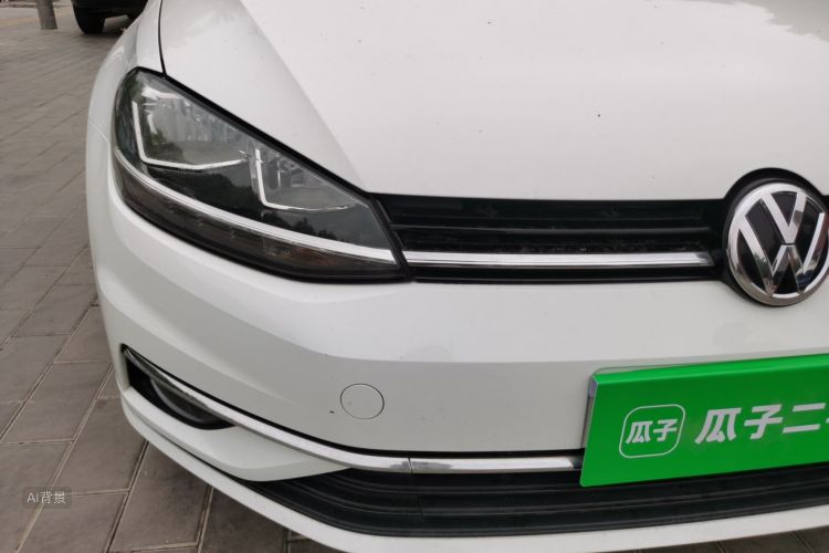 Volkswagen Golf 2018 car image #8
