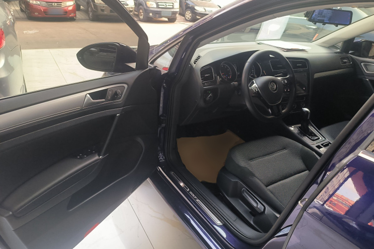 Volkswagen Golf 2020 immagine di auto #12