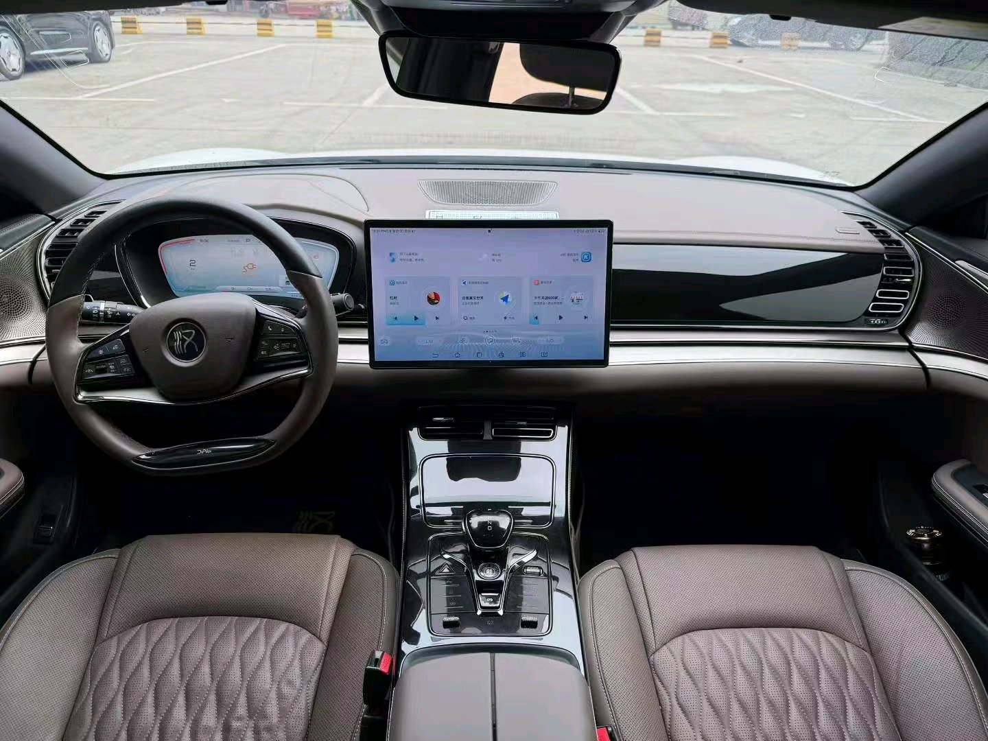 BYD Han 2023 #5 BYD Han 2023 car image #5