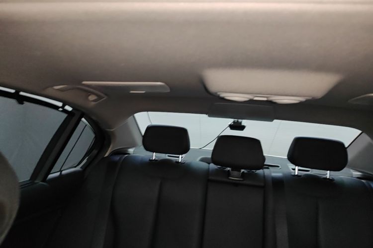 BMW 3 Series 2017 #18 BMW 3 Series 2017 car image #18