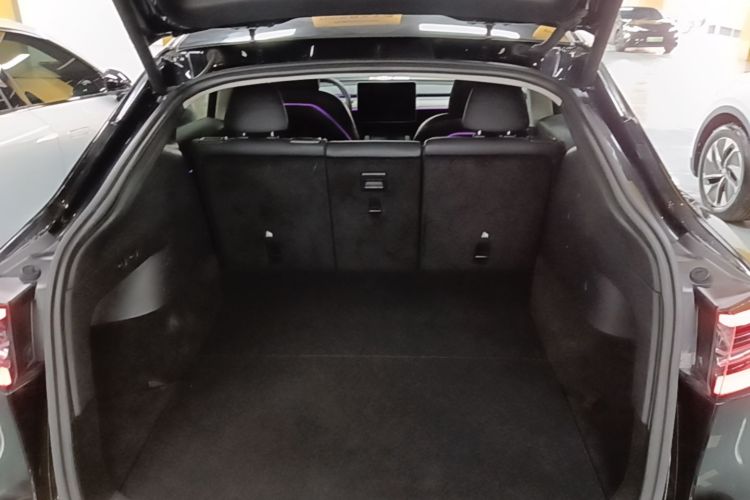 Tesla Model Y 2022 car image #21