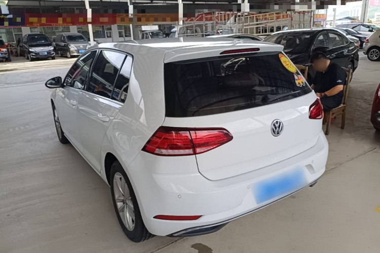 Volkswagen Golf 2018 car image #5