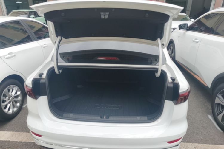 GEELY Emgrand 2024 car image #21