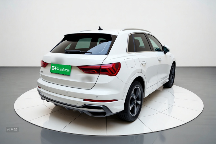Audi Q3 2019 car image #7