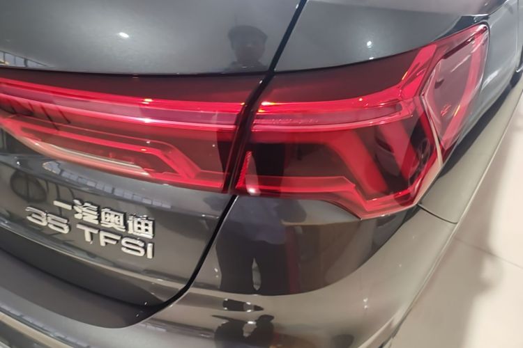 Audi Q3 2023 #8 Audi Q3 2023 car image #8