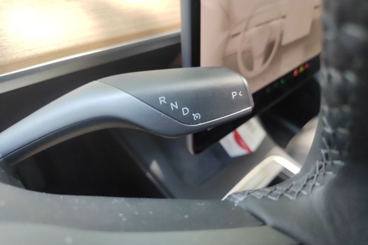 Tesla Model Y 2021 #14 Tesla Model Y 2021 car image #14