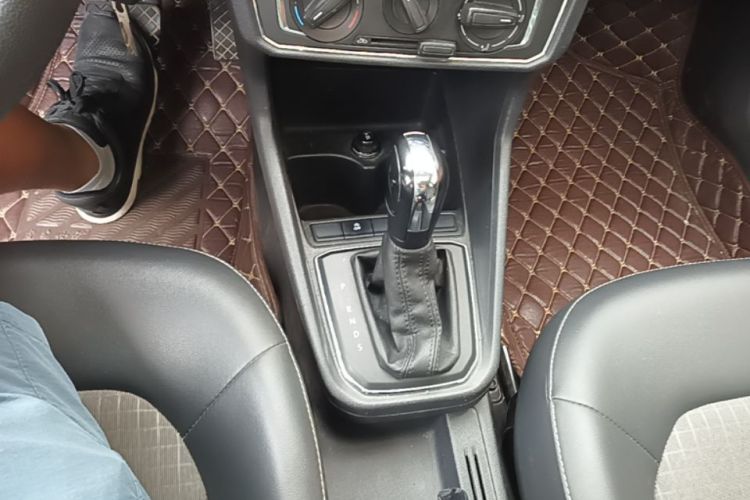 Volkswagen Santana 2019 car image #14
