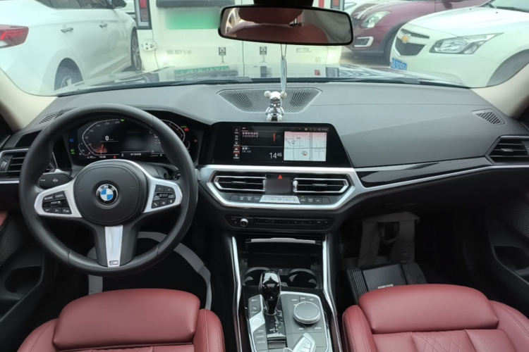 BMW 3 Series 2022 car image #11