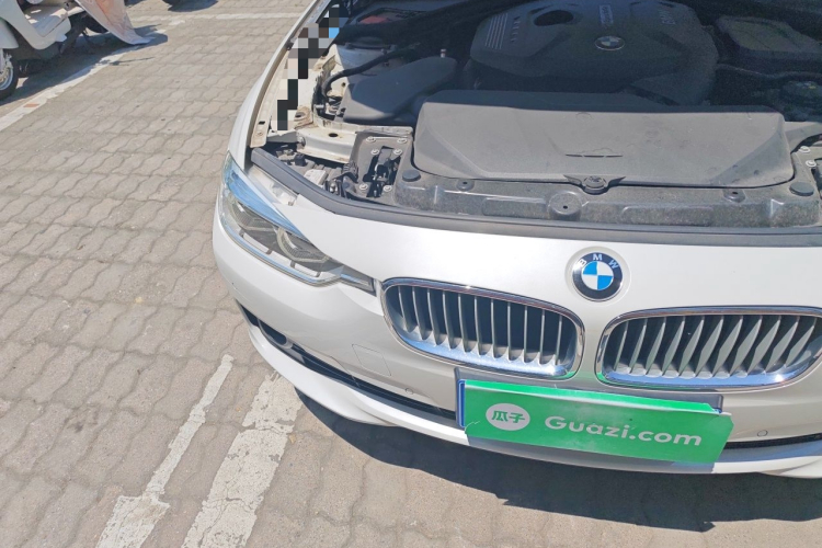 BMW 3 Series 2018 #8 BMW 3 Series 2018 car image #8
