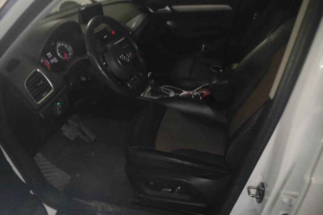 Audi Q3 2018 car image #20