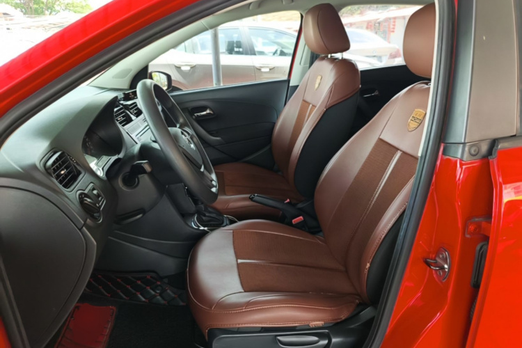 Volkswagen Polo 2017 car image #15