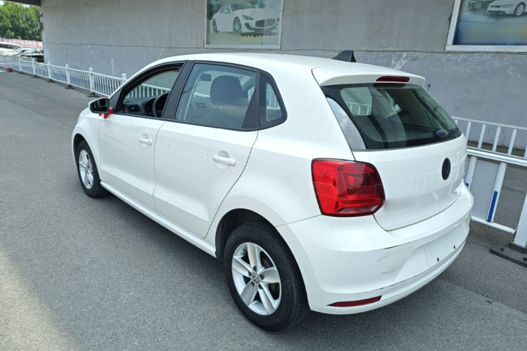 Volkswagen Polo 2016 car image #5