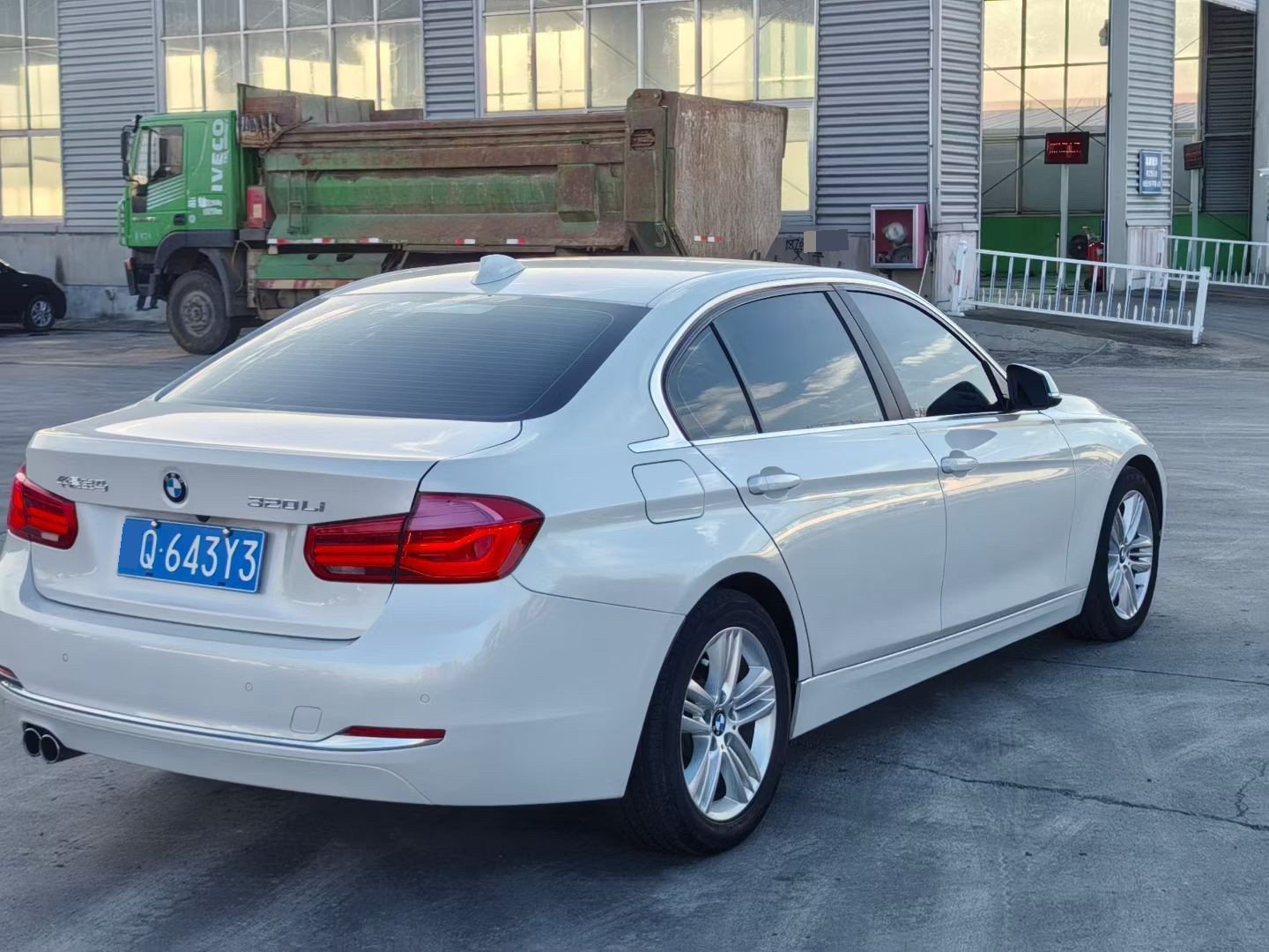 BMW 3 Series 2017 car image #4