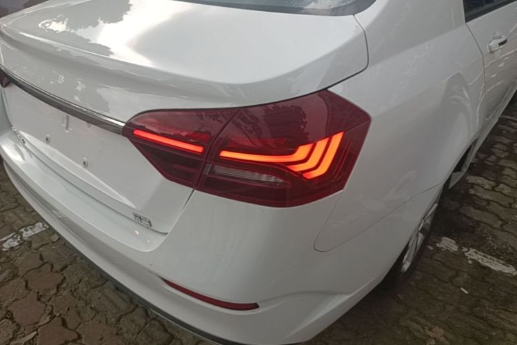 GEELY Emgrand 2021 car image #8