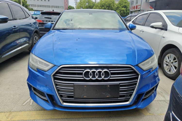 Audi A3 2019 car image #3