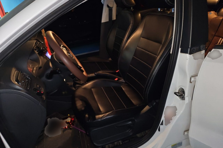 Volkswagen Polo 2018 car image #15