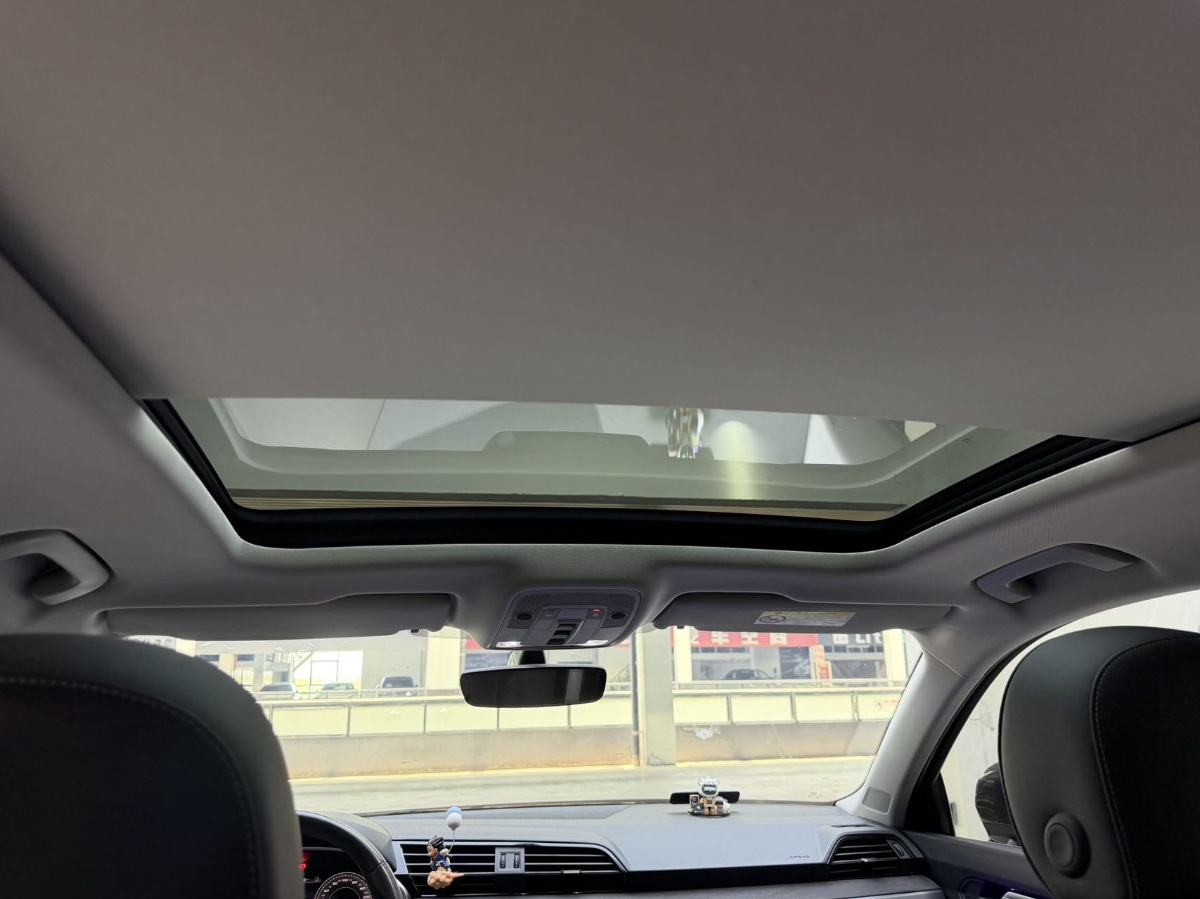 Audi Q3 2023 car image #10