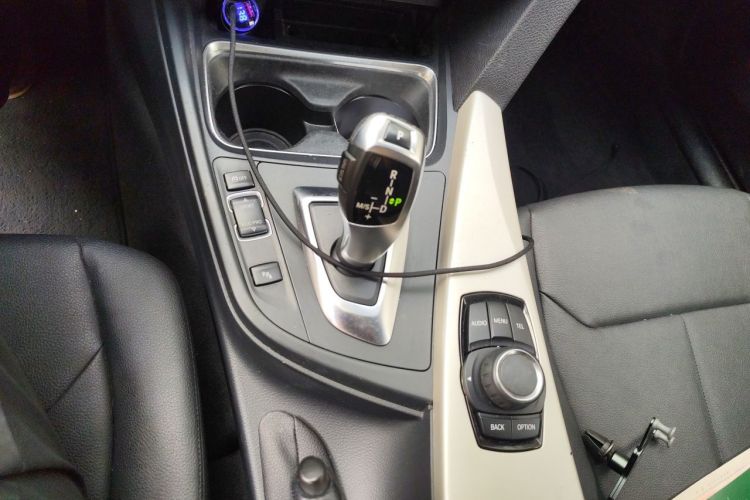 BMW 3 Series 2015 car image #16