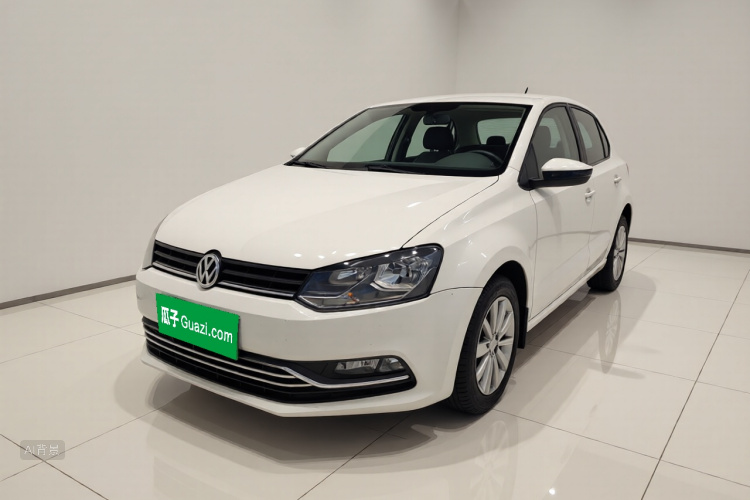 Volkswagen Polo 2015 car image #2