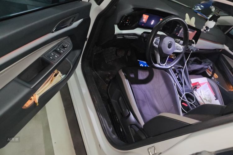 Volkswagen Golf 2021 car image #18