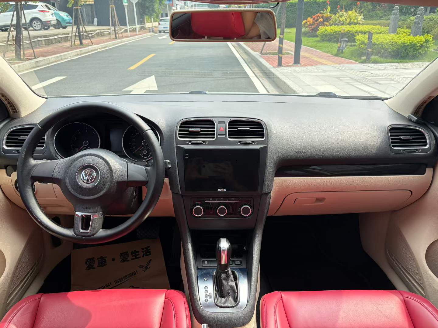 Volkswagen Golf 2012 car image #6