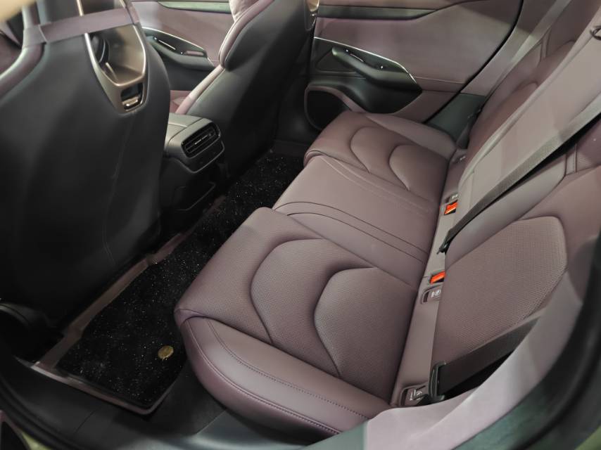 MI SU7 2025 car image #8