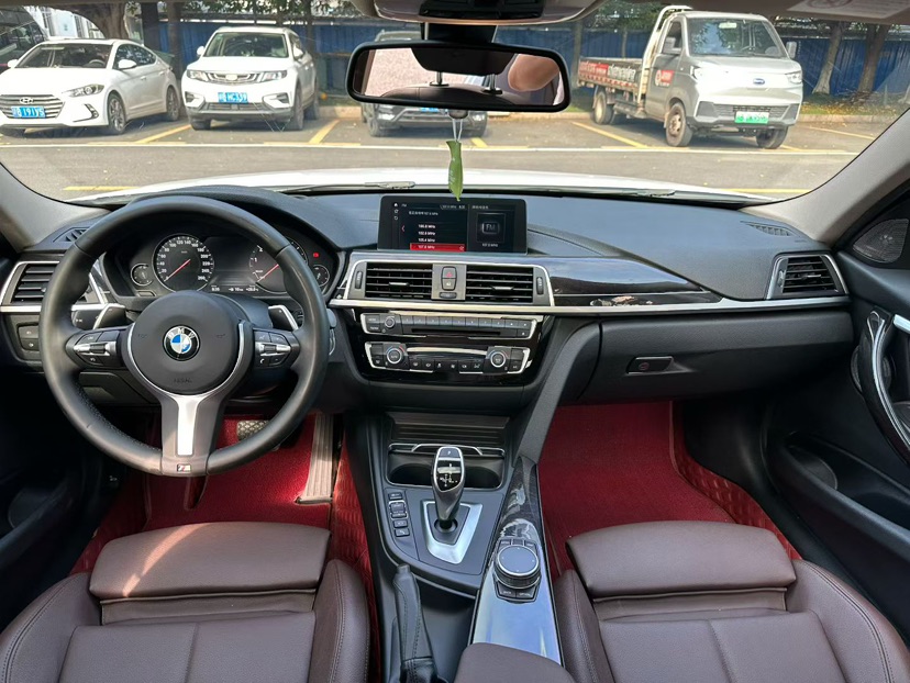 BMW 3 Series 2019 #8 BMW 3 Series 2019 car image #8
