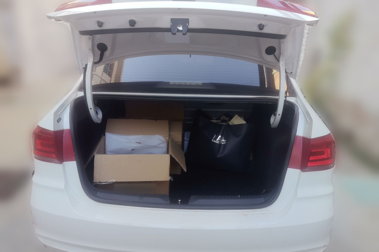 Volkswagen Santana 2018 car image #21