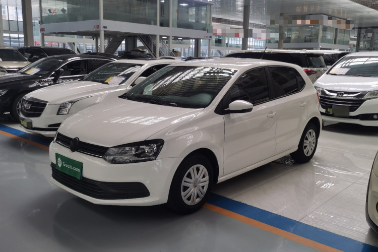 Volkswagen Polo 2019 car image #2