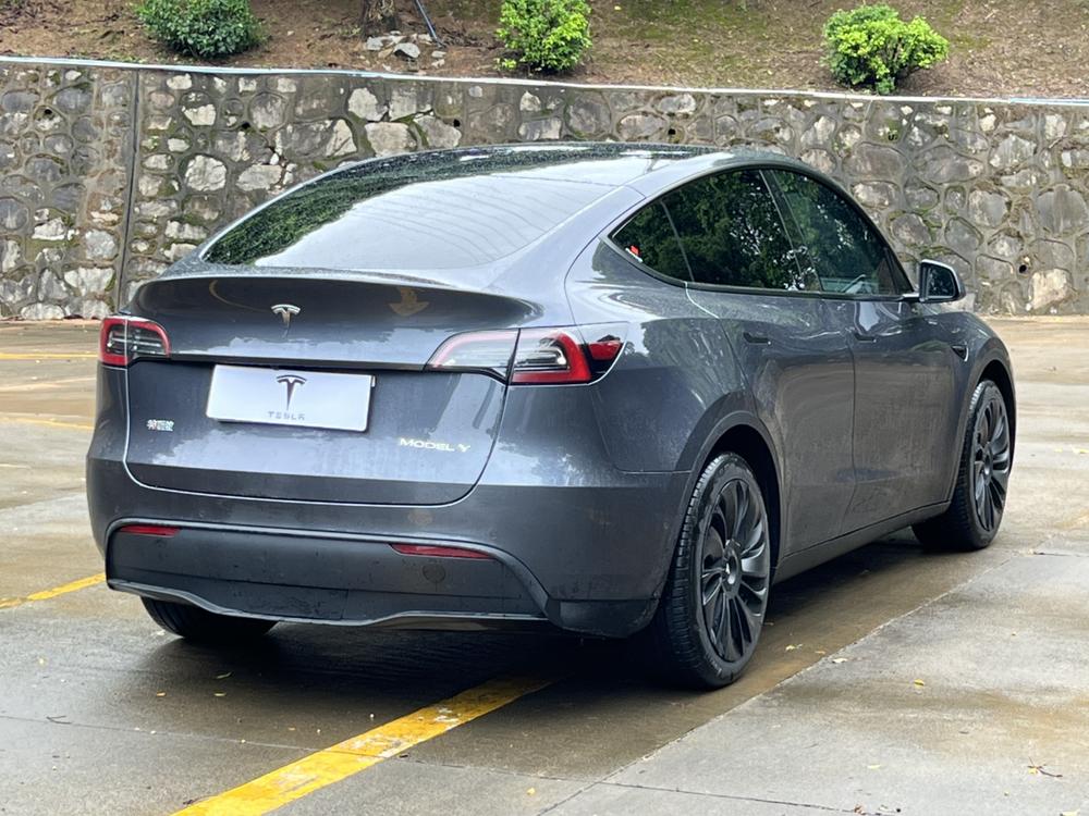 Tesla Model Y 2022 #6 Tesla Model Y 2022 car image #6