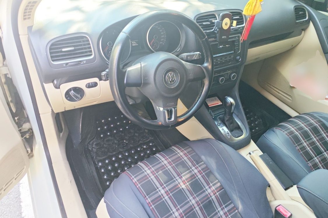 Volkswagen Golf 2014 car image #21