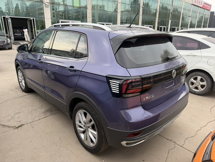Volkswagen T-Cross 2019 immagine di auto #6
