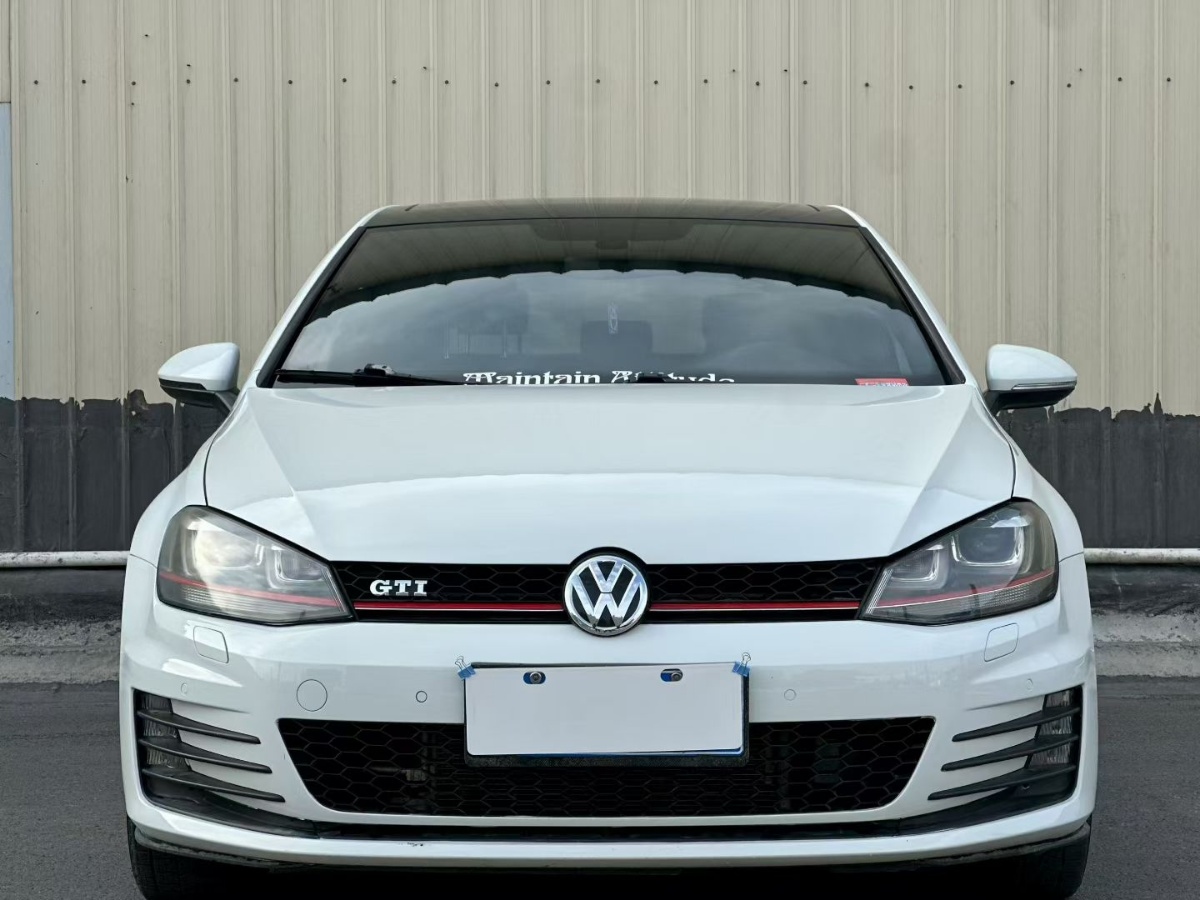 Volkswagen GolfGTI 2018 car image #2