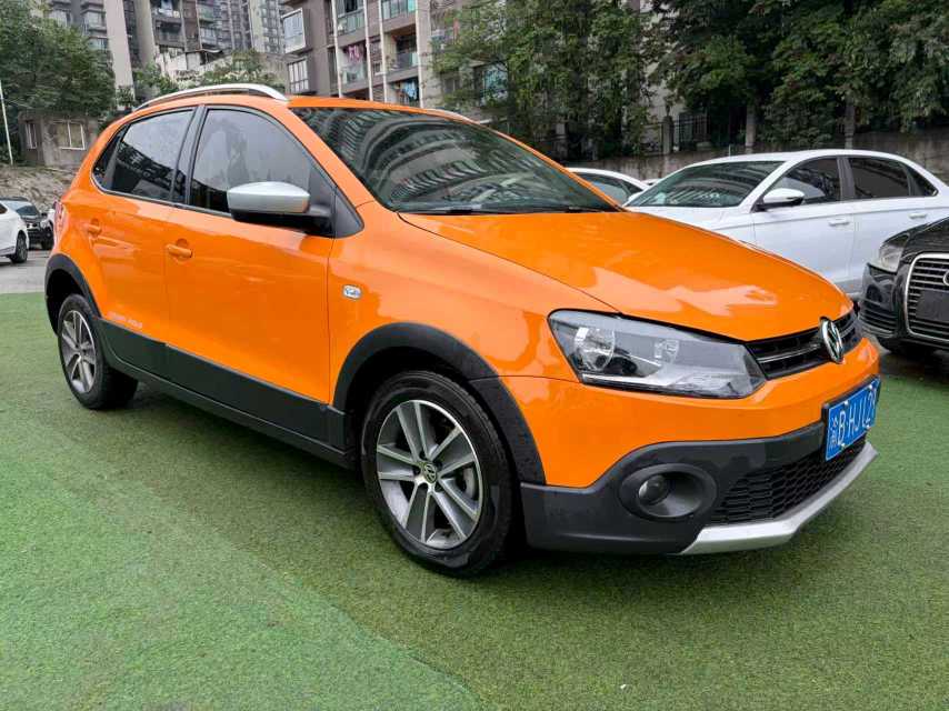 Volkswagen Polo 2014 car image #5