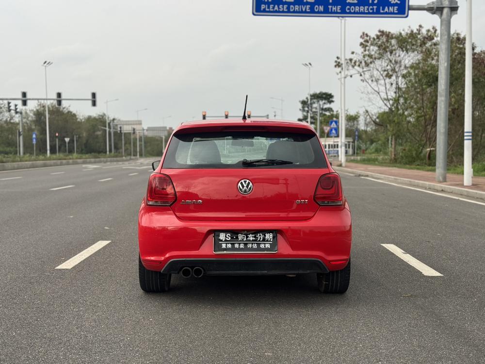 Volkswagen Polo 2014 car image #6