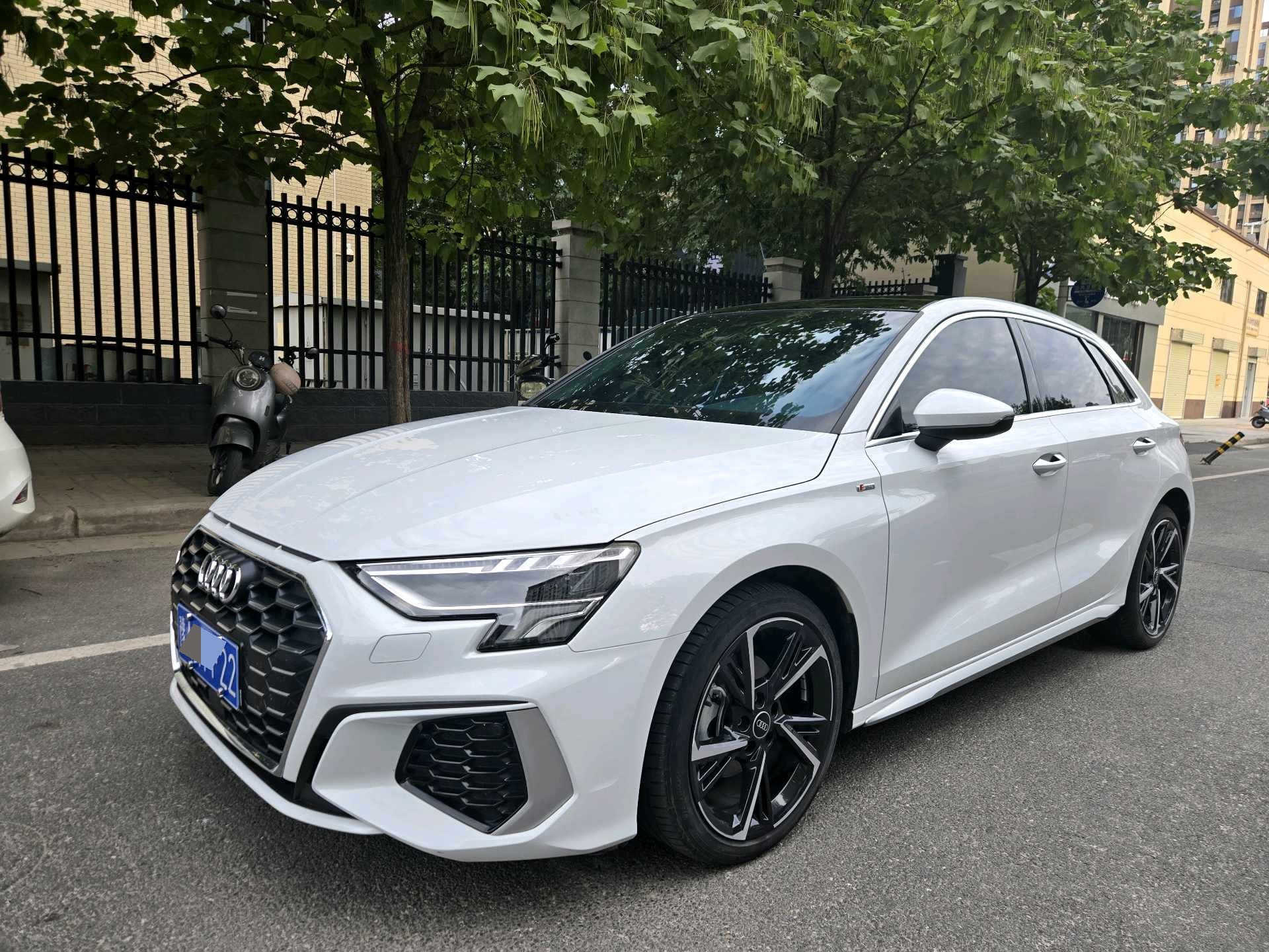 2022 2022 car image