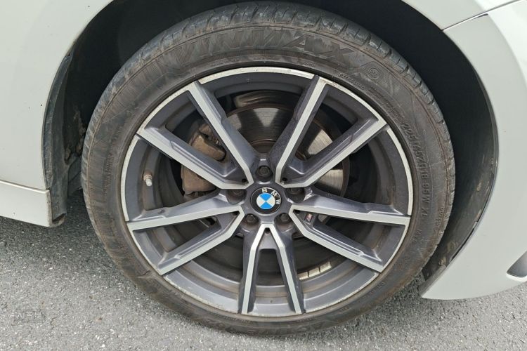 BMW 3 Series 2023 #9 BMW 3 Series 2023 car image #9