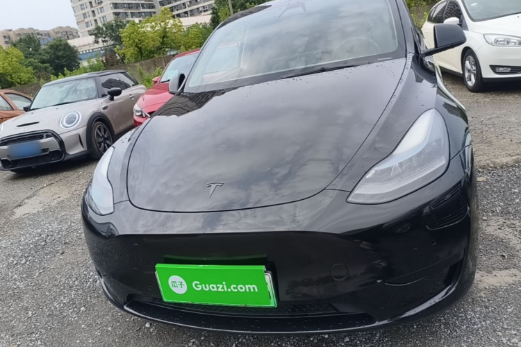 Tesla Model Y 2023 car image #3