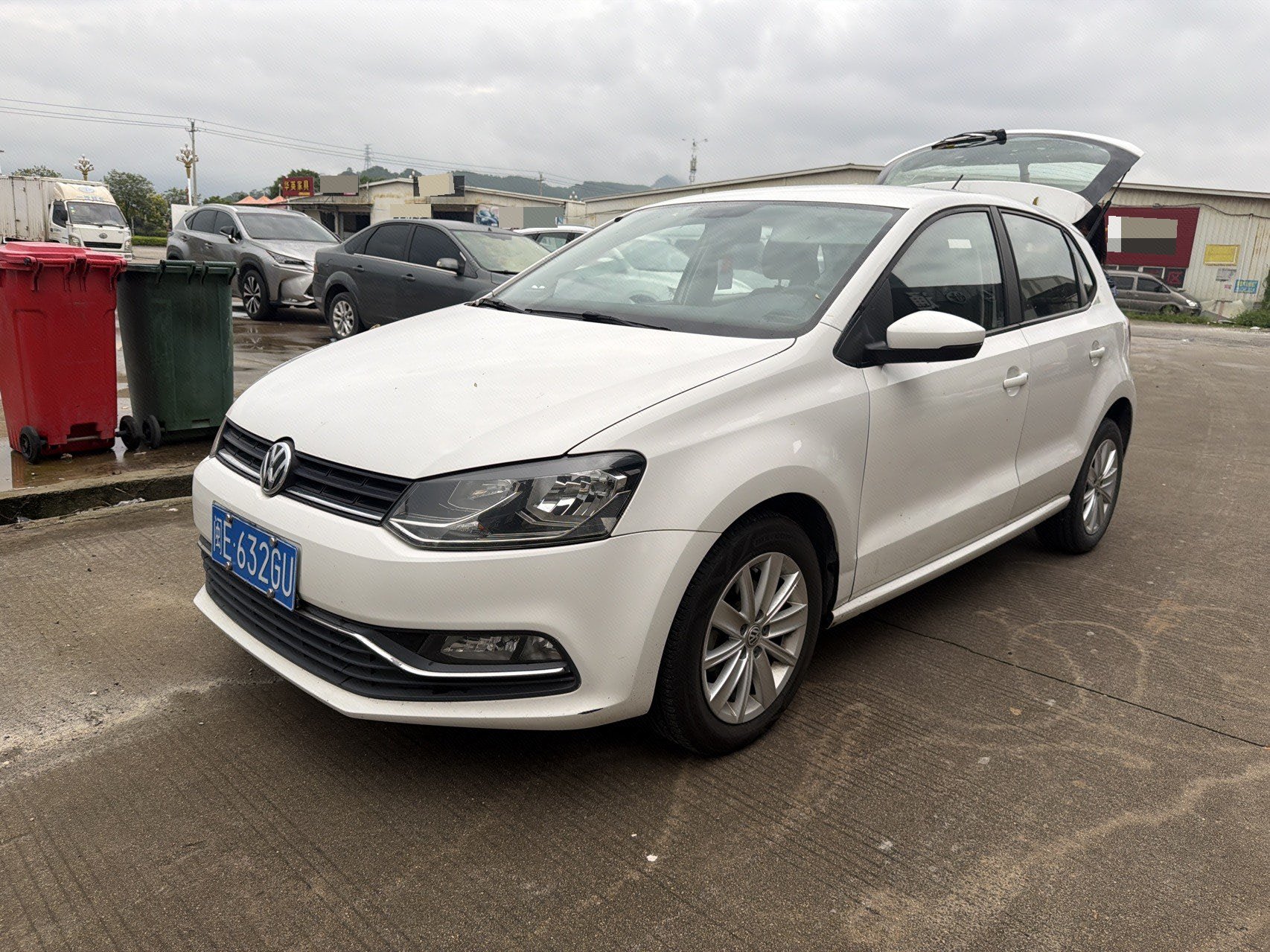 Volkswagen Polo 2015 Volkswagen Polo 2015 car image