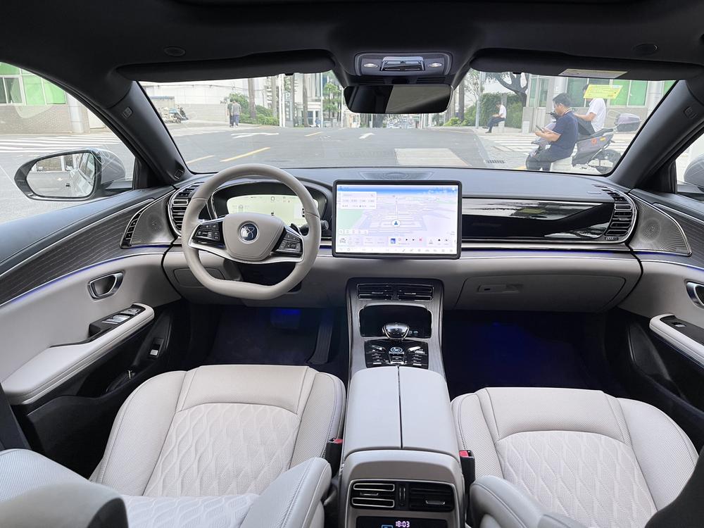 BYD Han 2024 car image #13