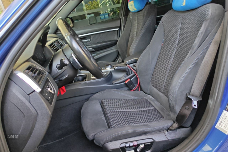 BMW 3 Series 2018 car image #17