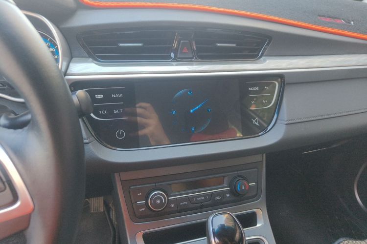 GEELY Emgrand 2019 imagen de coche #13