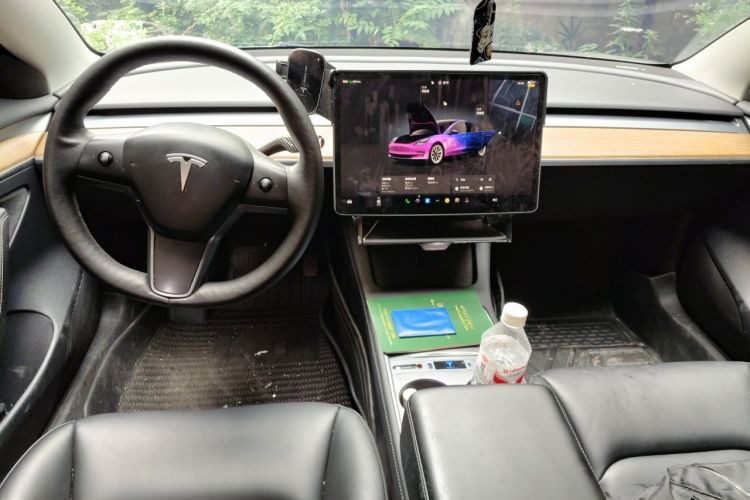 Tesla Model 3 2023 car image #12