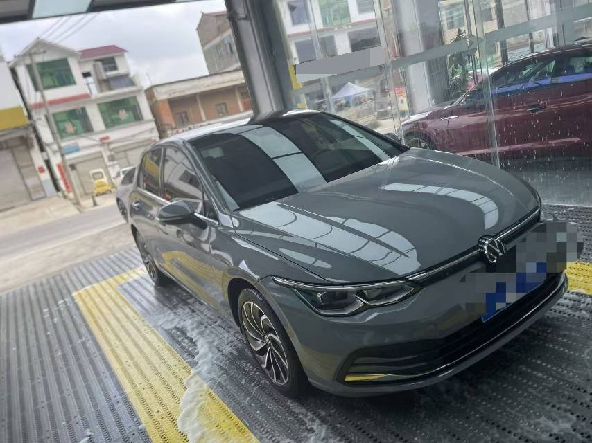 Volkswagen Golf 2023 immagine di auto #5
