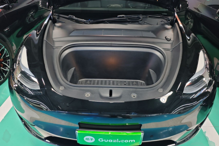 Tesla Model Y 2022 car image #20