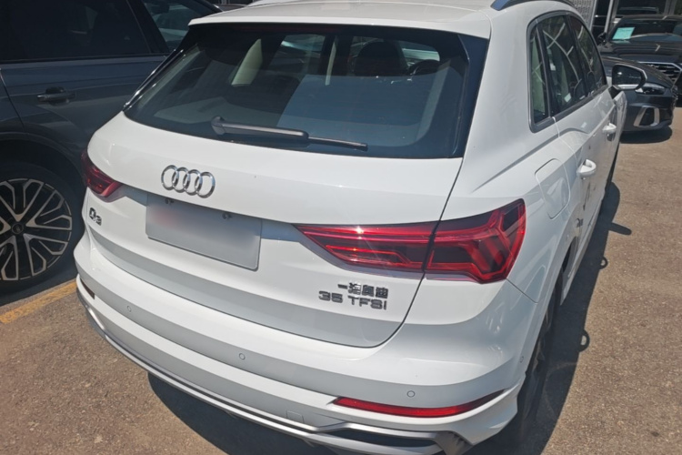 Audi Q3 2024 car image #7