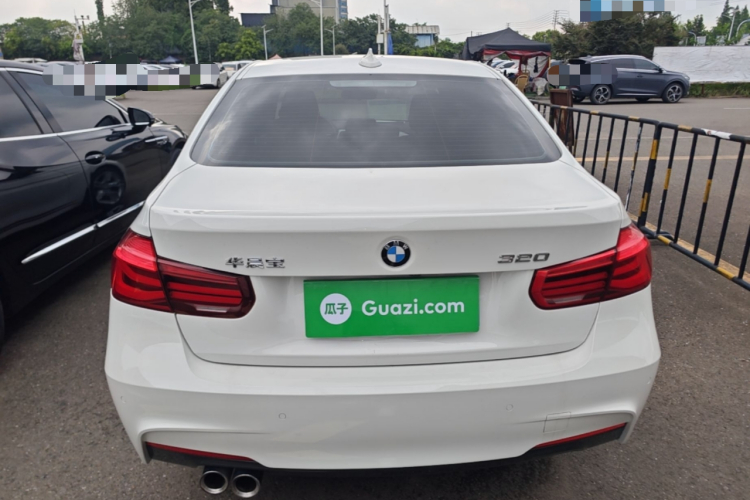 BMW 3 Series 2018 car image #6