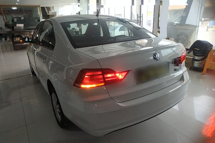 Volkswagen Santana 2017 car image #5