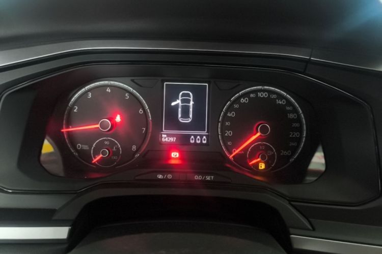Volkswagen Polo 2020 car image #12