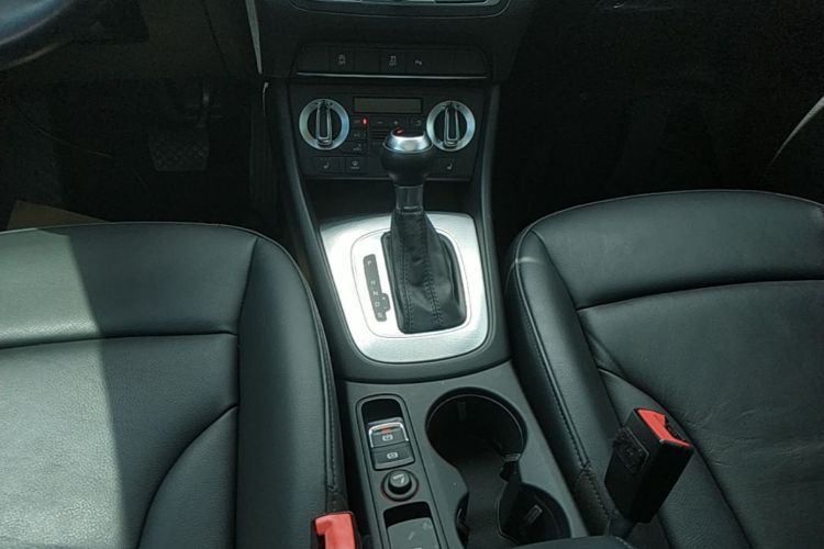 Audi Q3 2015 #14 Audi Q3 2015 car image #14